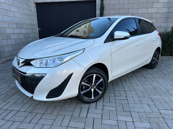 TOYOTA YARIS 1.3 16V FLEX XL LIVE MULTIDRIVE TOYOTA YARIS 1.3 16V FLEX XL LIVE MULTIDRIVE